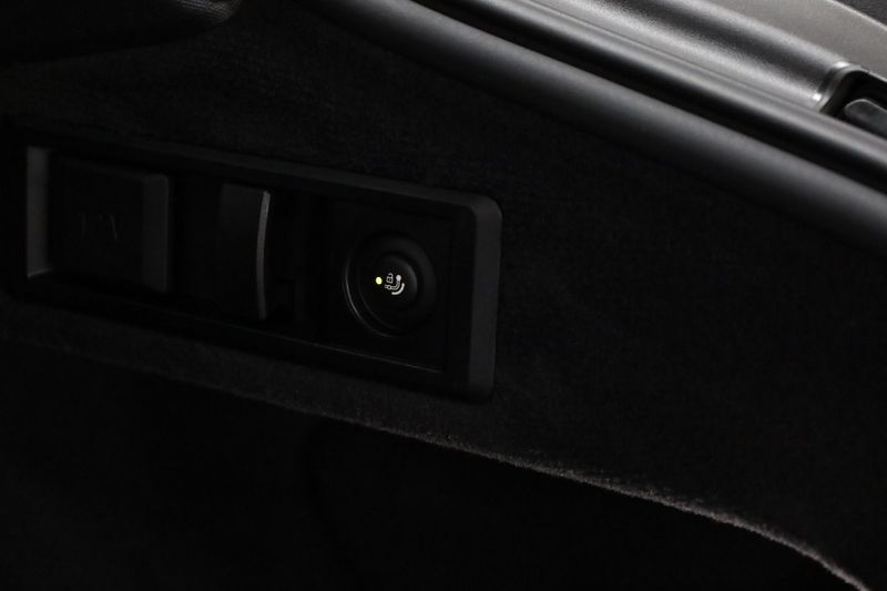 BMW i4 bild 13