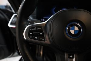 BMW i4 bild 21