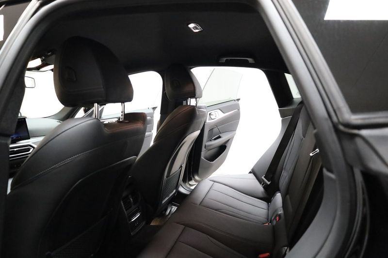 BMW i4 bild 18