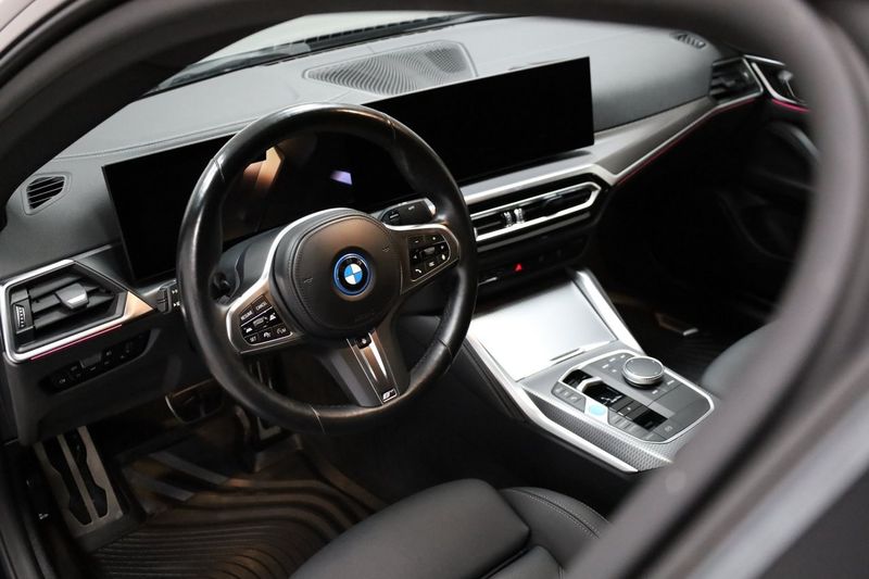 BMW i4 bild 7