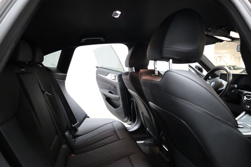 BMW i4 bild 19