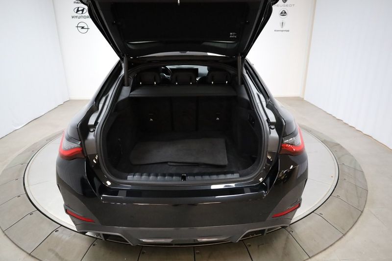 BMW i4 bild 12