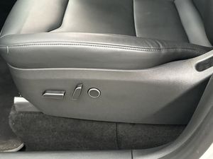Tesla Model Y bild 36