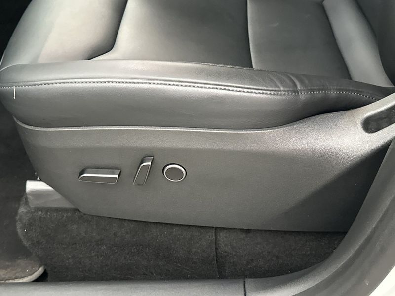 Tesla Model Y bild 36