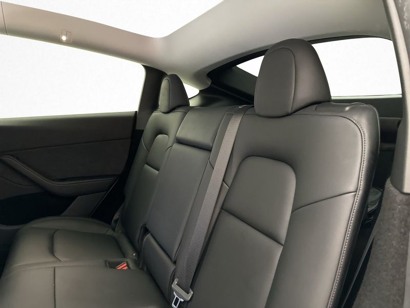 Tesla Model Y bild 26
