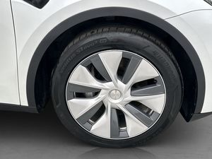 Tesla Model Y bild 33
