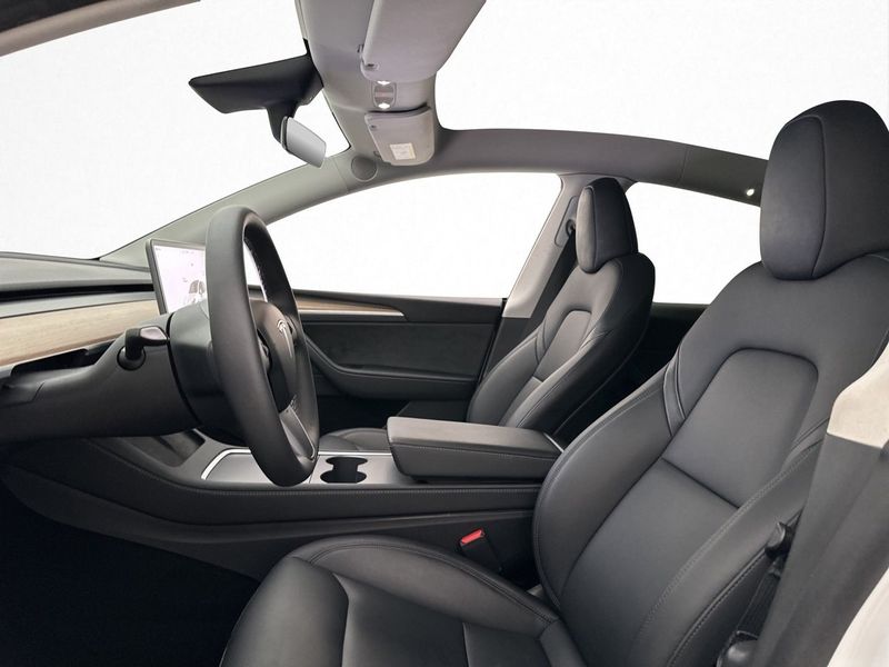 Tesla Model Y bild 14