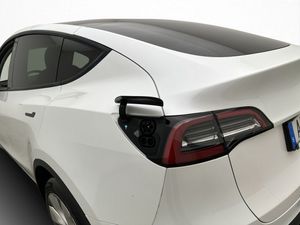 Tesla Model Y bild 10