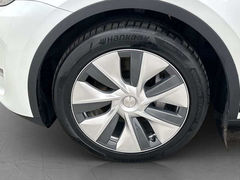 Tesla Model Y bild 30
