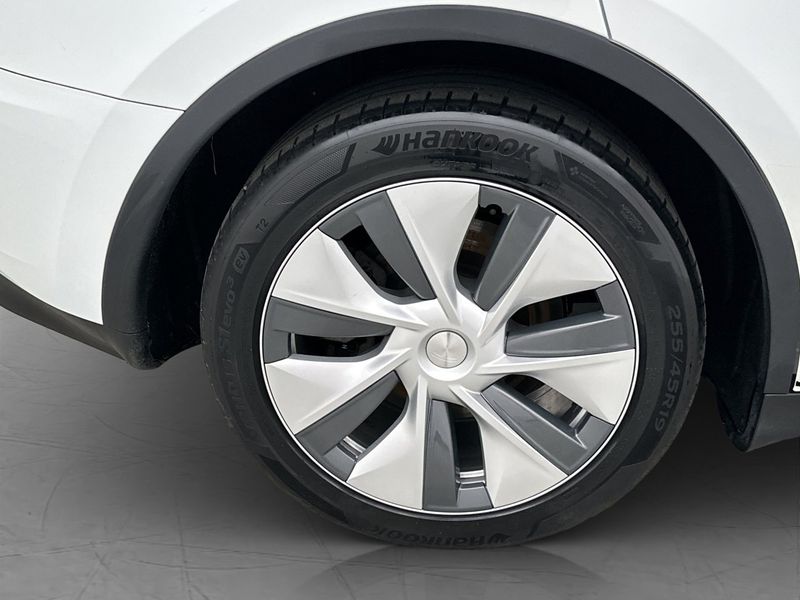 Tesla Model Y bild 32