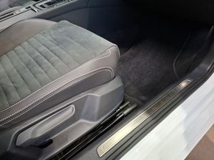 Volkswagen Passat bild 8