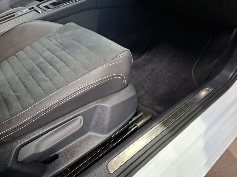 Volkswagen Passat bild 8