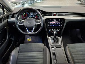 Volkswagen Passat bild 13