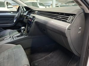 Volkswagen Passat bild 9