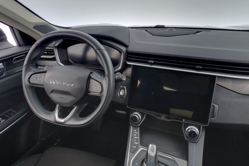 Lynk & Co 01 bild 15