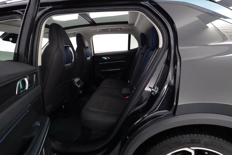 Lynk & Co 01 bild 12