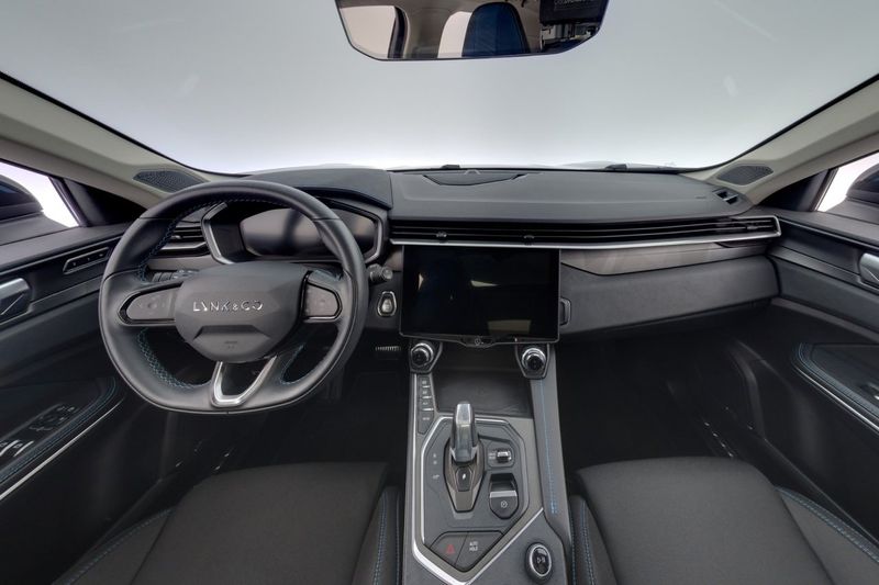 Lynk & Co 01 bild 13