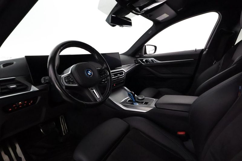 BMW i4 bild 11