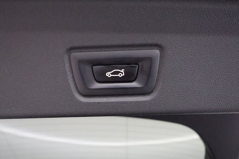 BMW i4 bild 28