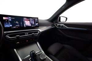 BMW i4 bild 24