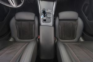 BMW i4 bild 14