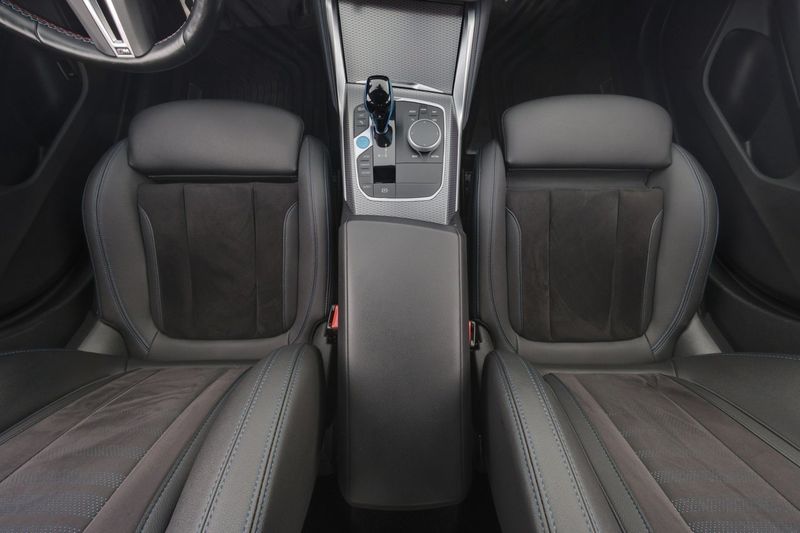 BMW i4 bild 14