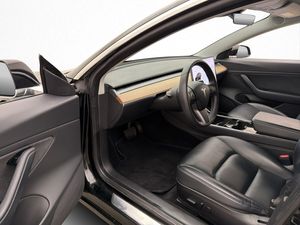 Tesla Model 3 bild 15