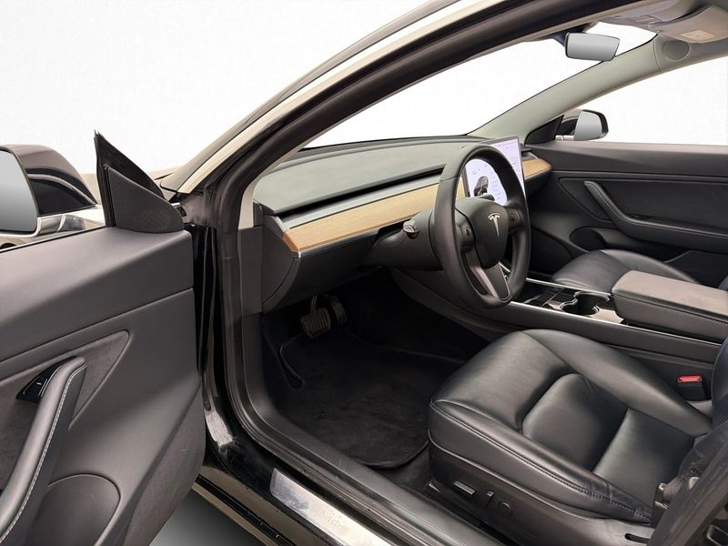 Tesla Model 3 bild 15