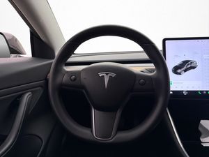 Tesla Model 3 bild 14