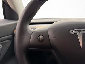 Tesla Model 3 bild 26