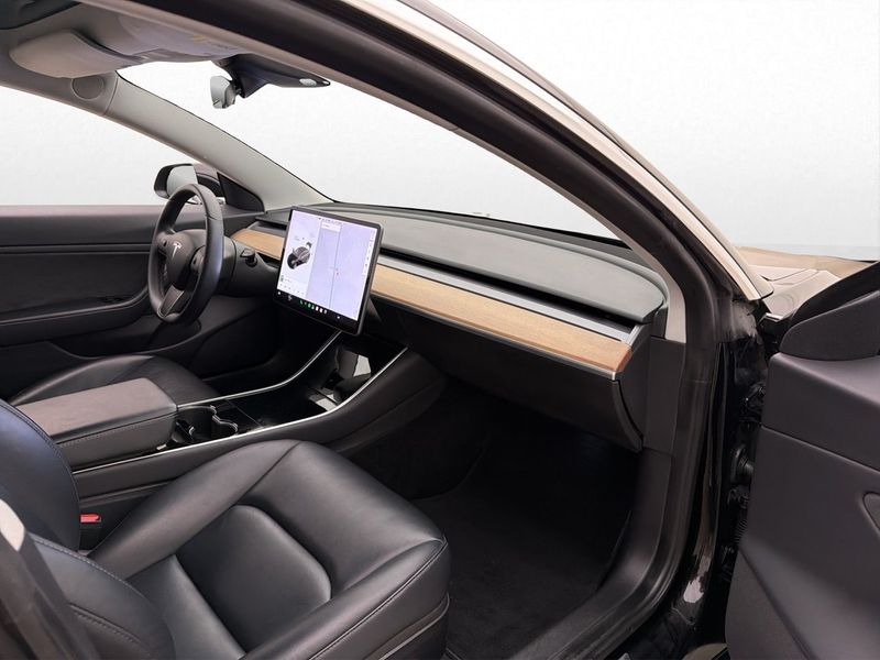 Tesla Model 3 bild 10