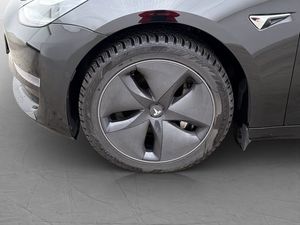 Tesla Model 3 bild 30