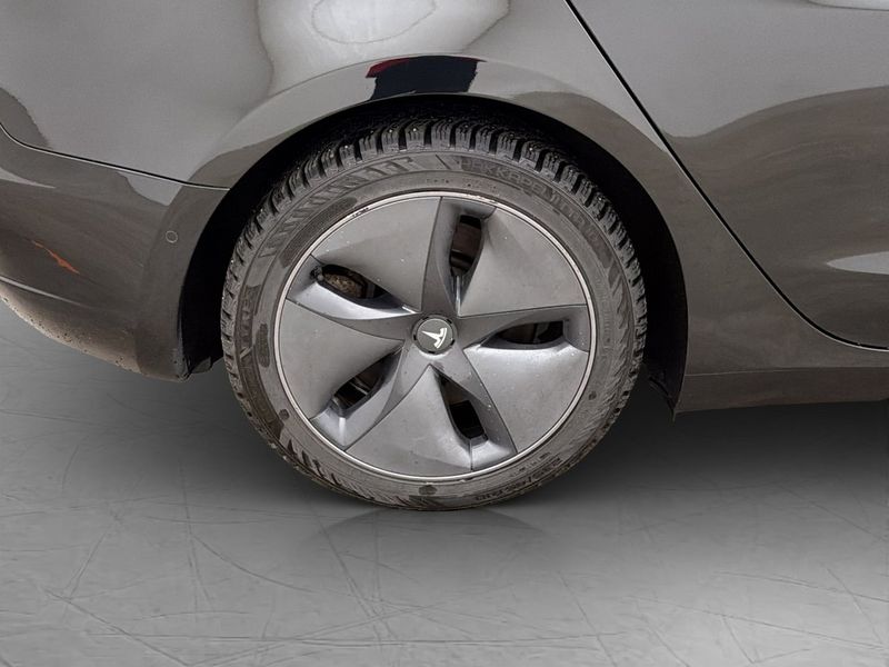 Tesla Model 3 bild 32