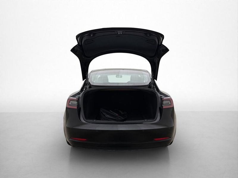 Tesla Model 3 bild 9