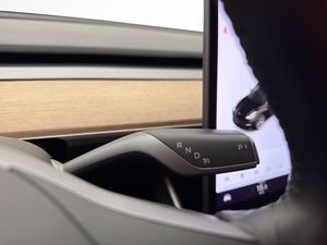Tesla Model 3 bild 28