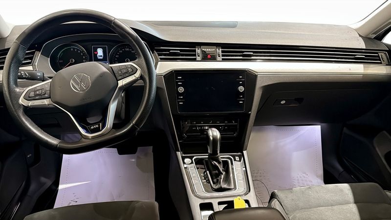 Volkswagen Passat bild 10