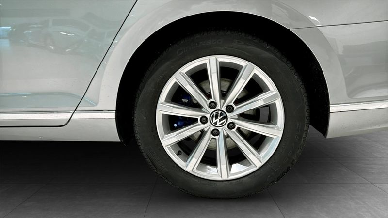 Volkswagen Passat bild 6