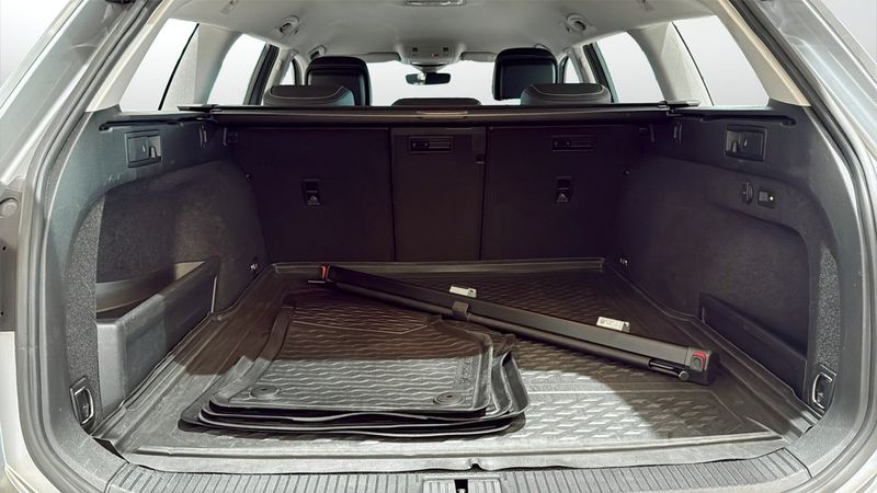 Volkswagen Passat bild 13