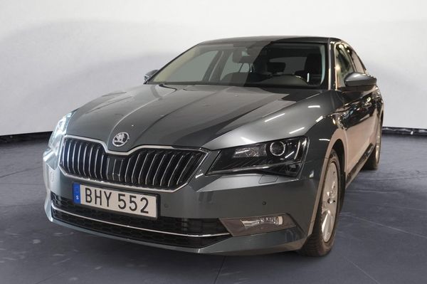 Skoda Superb 2.0 TDI 190hk Style Dragkrok Värmare Elstol Kamera Keyl - 2016