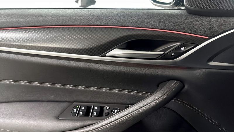 BMW 520 bild 11