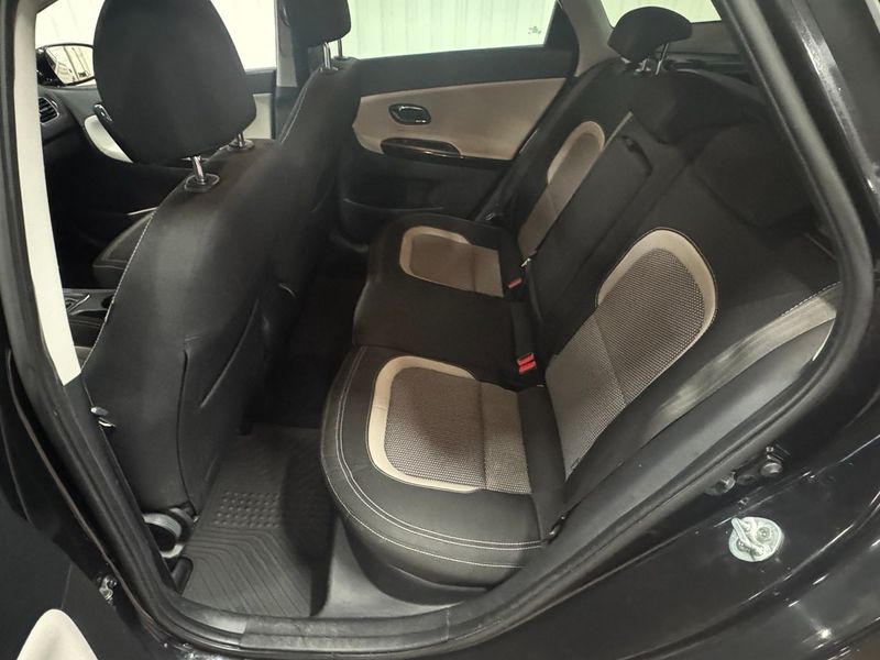 Ford B-Max bild 11