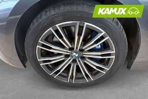 BMW 330 bild 8