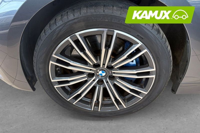 BMW 330 bild 8