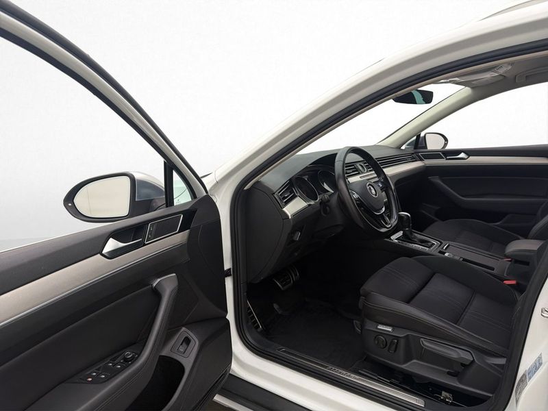 Volkswagen Passat bild 17