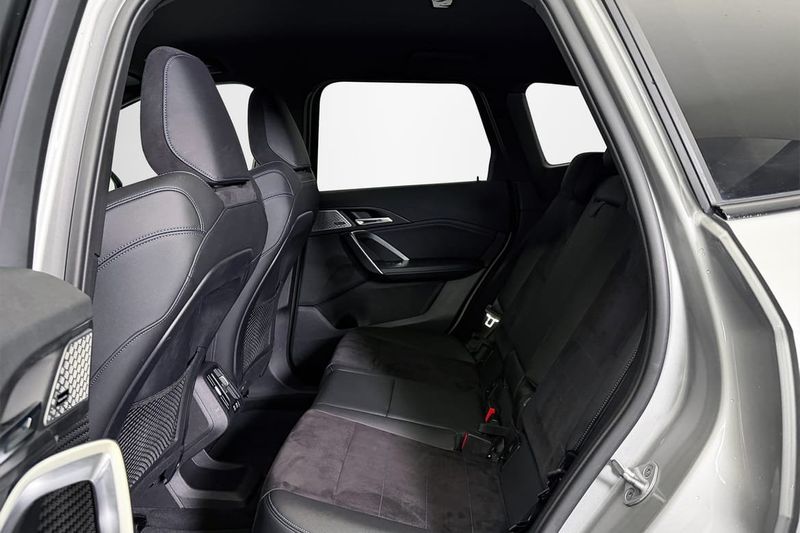 BMW iX1 bild 11