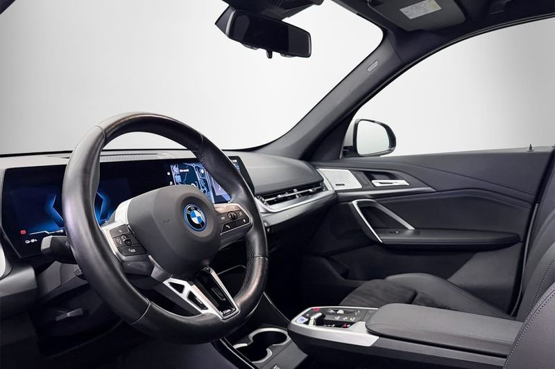 BMW iX1 bild 7