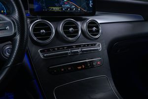 Mercedes GLC220 bild 24