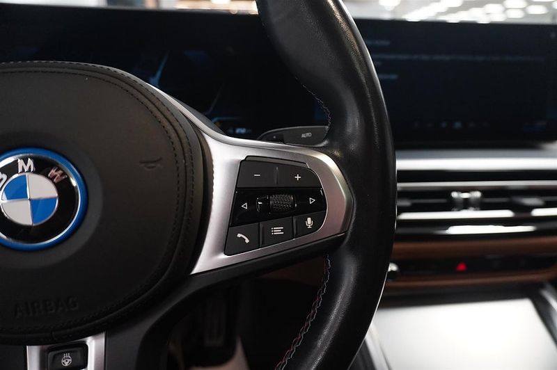 BMW i4 bild 16