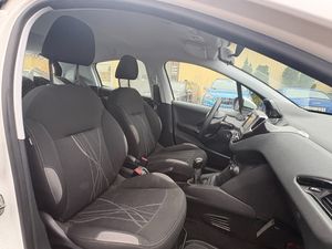 Peugeot 208 bild 7