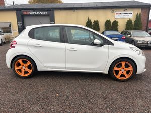 Peugeot 208 bild 2